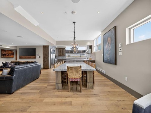 1015 11 Street Se, Calgary, AB - Indoor