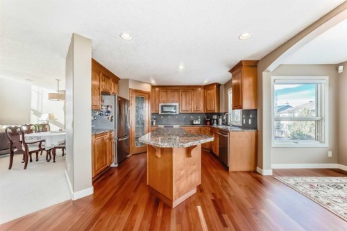 273 Everglade Circle Sw, Calgary, AB - Indoor Photo Showing Kitchen