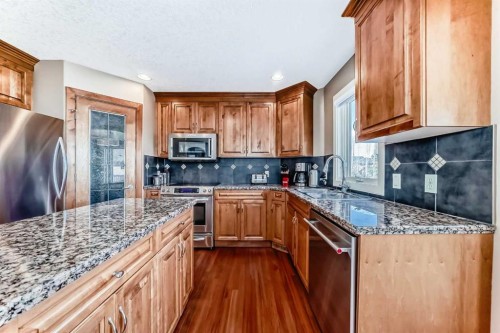 273 Everglade Circle Sw, Calgary, AB - Indoor Photo Showing Kitchen