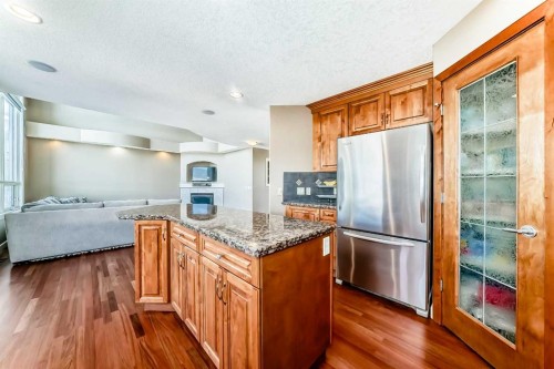 273 Everglade Circle Sw, Calgary, AB - Indoor Photo Showing Kitchen