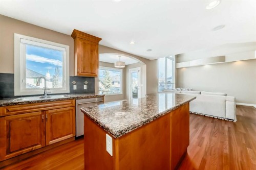 273 Everglade Circle Sw, Calgary, AB - Indoor Photo Showing Kitchen With Double Sink