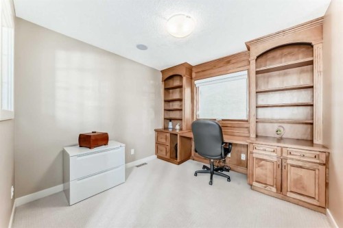 273 Everglade Circle Sw, Calgary, AB - Indoor Photo Showing Office