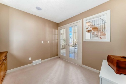 273 Everglade Circle Sw, Calgary, AB - Indoor Photo Showing Other Room