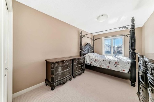 273 Everglade Circle Sw, Calgary, AB - Indoor Photo Showing Bedroom
