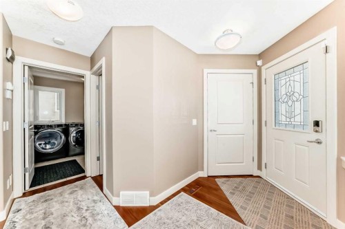 273 Everglade Circle Sw, Calgary, AB - Indoor Photo Showing Other Room