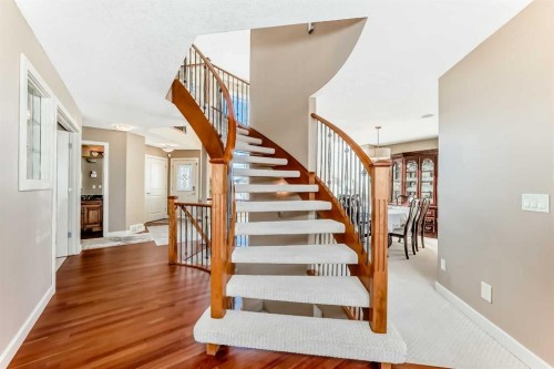 273 Everglade Circle Sw, Calgary, AB - Indoor Photo Showing Other Room