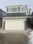 98 Lucas Crescent NW Calgary, AB T3G 3M9