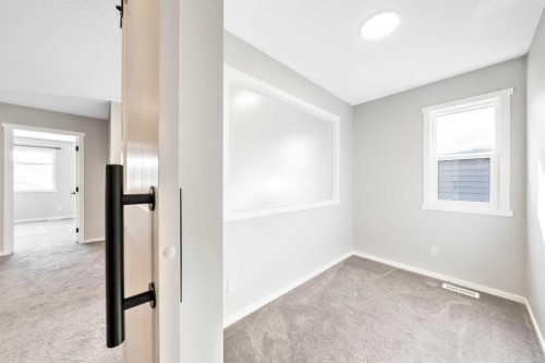 98 Lucas Crescent Nw, Calgary, AB - Indoor Photo Showing Other Room