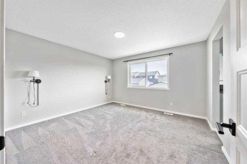 98 Lucas Crescent Nw, Calgary, AB - Indoor Photo Showing Other Room