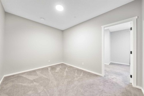 98 Lucas Crescent Nw, Calgary, AB - Indoor Photo Showing Other Room