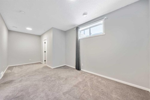 98 Lucas Crescent Nw, Calgary, AB - Indoor