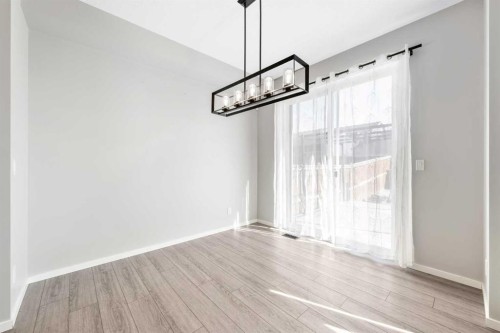 98 Lucas Crescent Nw, Calgary, AB - Indoor Photo Showing Other Room