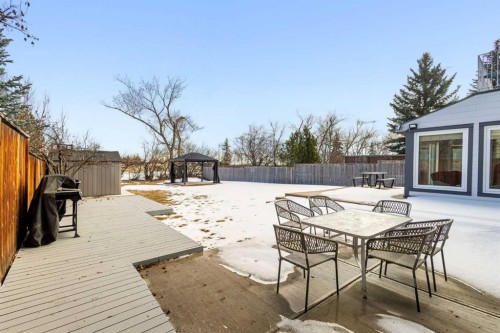 40 Wood Crescent Sw, Calgary, AB - Outdoor
