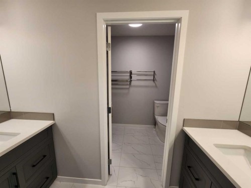 90 Howse Common Ne, Calgary, AB - Indoor Photo Showing Bathroom