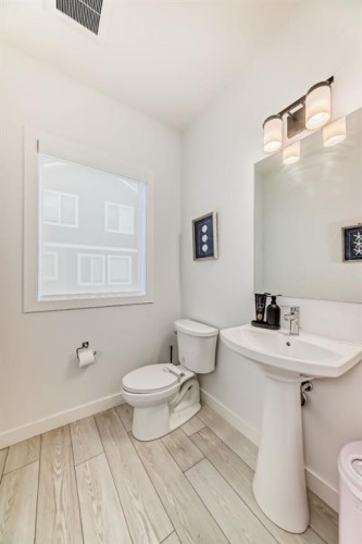 202 Creekstone Drive Sw, Calgary, AB - Indoor Photo Showing Bathroom