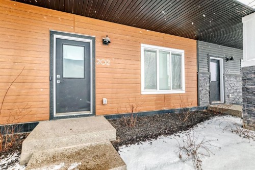 202 Creekstone Drive Sw, Calgary, AB - Outdoor With Exterior