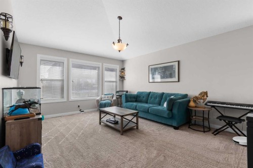 282 Mountainview Drive, Okotoks, AB - Indoor Photo Showing Living Room