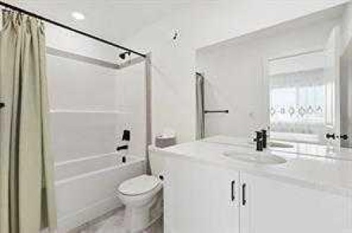 115 Legacy Passage Se, Calgary, AB - Indoor Photo Showing Bathroom