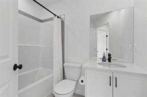 115 Legacy Passage Se, Calgary, AB - Indoor Photo Showing Bathroom