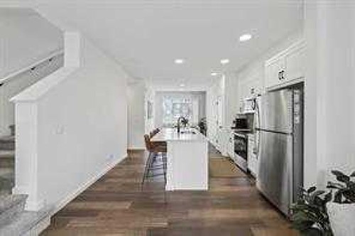 115 Legacy Passage Se, Calgary, AB - Indoor Photo Showing Kitchen