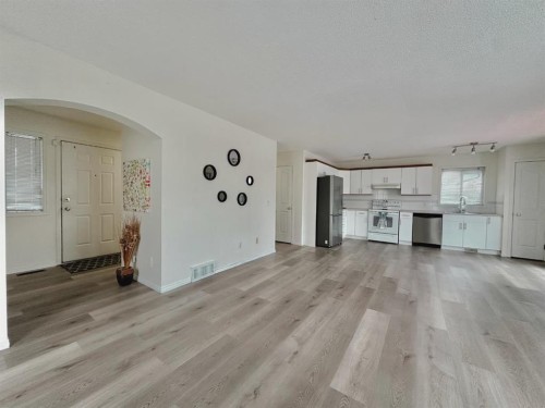 139 Bridlewood Circle Sw, Calgary, AB - Indoor