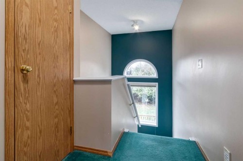 168 Mt Apex Green Se, Calgary, AB - Indoor