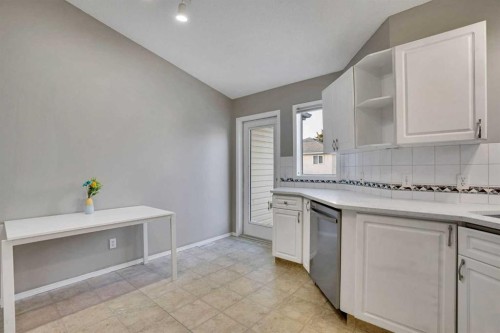 170 Citadel Gardens Nw, Calgary, AB - Indoor Photo Showing Kitchen