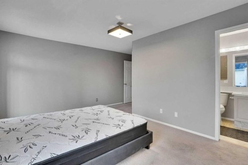 170 Citadel Gardens Nw, Calgary, AB - Indoor Photo Showing Bedroom