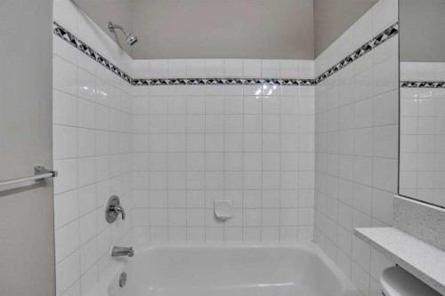 170 Citadel Gardens Nw, Calgary, AB - Indoor Photo Showing Bathroom