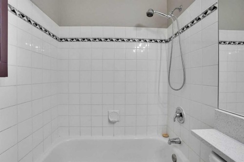 170 Citadel Gardens Nw, Calgary, AB - Indoor Photo Showing Bathroom
