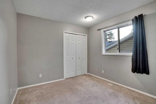 170 Citadel Gardens Nw, Calgary, AB - Indoor Photo Showing Other Room