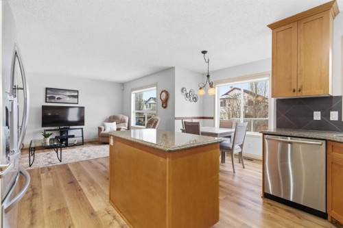 329 Douglas Ridge Circle Se, Calgary, AB - Indoor Photo Showing Kitchen