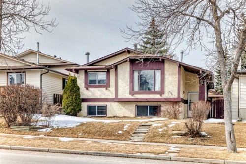 224 Berwick Way Nw, Calgary, AB - Outdoor
