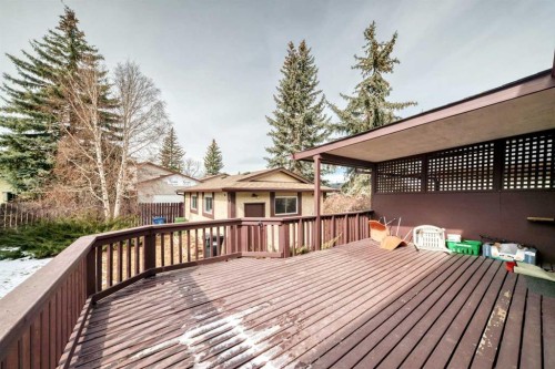 224 Berwick Way Nw, Calgary, AB - Outdoor With Deck Patio Veranda