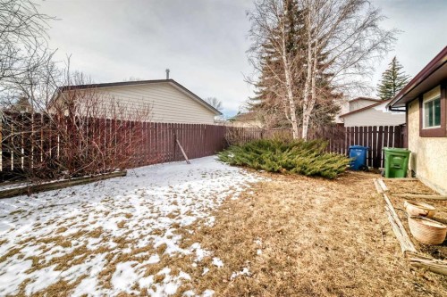 224 Berwick Way Nw, Calgary, AB - Outdoor