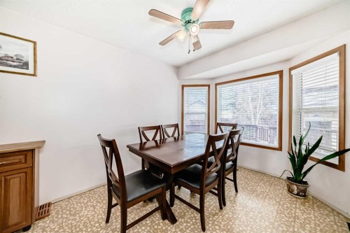 224 Berwick Way Nw, Calgary, AB - Indoor Photo Showing Dining Room