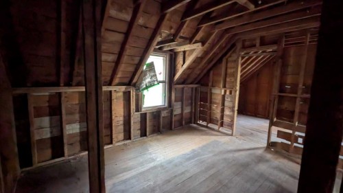 2916 17 Street Se, Calgary, AB - Indoor Photo Showing Other Room