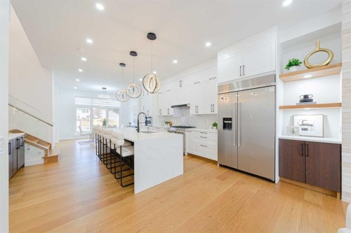 5003 21 Avenue Nw, Calgary, AB - Indoor Photo Showing Kitchen With Upgraded Kitchen