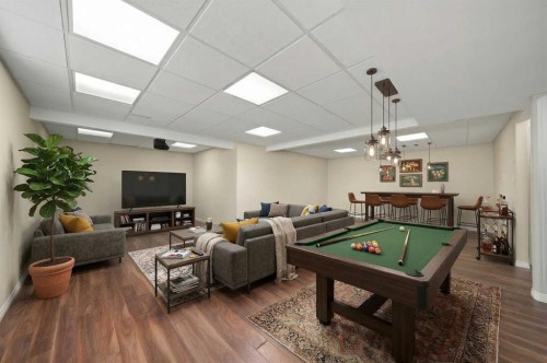 29 Royal Birkdale Drive Nw, Calgary, AB - Indoor Photo Showing Other Room