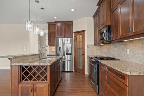 29 Royal Birkdale Drive Nw, Calgary, AB - Indoor Photo Showing Kitchen With Stainless Steel Kitchen With Upgraded Kitchen