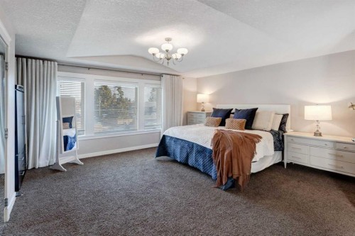 38 Lissington Drive Sw, Calgary, AB - Indoor Photo Showing Bedroom