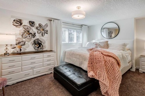 38 Lissington Drive Sw, Calgary, AB - Indoor Photo Showing Bedroom