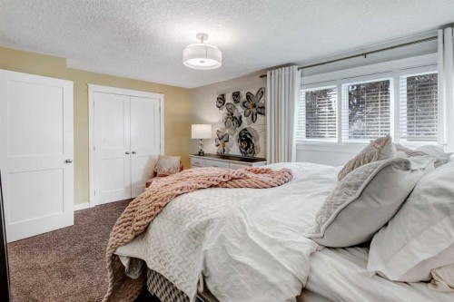 38 Lissington Drive Sw, Calgary, AB - Indoor Photo Showing Bedroom