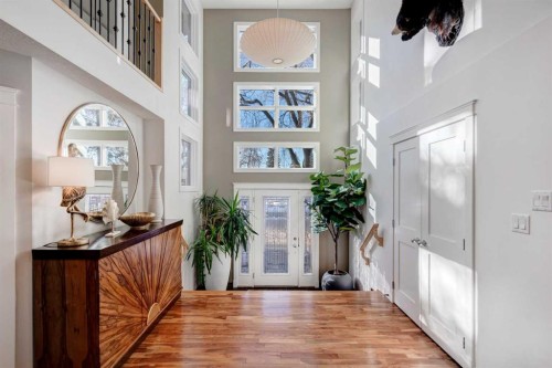 38 Lissington Drive Sw, Calgary, AB - Indoor Photo Showing Other Room