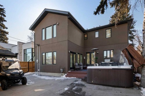 38 Lissington Drive Sw, Calgary, AB - Outdoor With Exterior