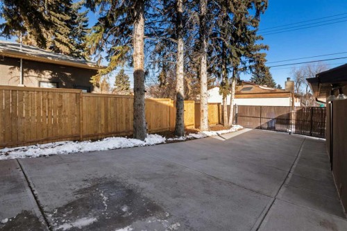 38 Lissington Drive Sw, Calgary, AB - Outdoor
