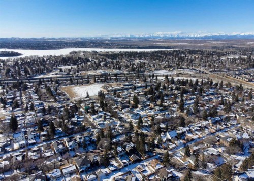 38 Lissington Drive Sw, Calgary, AB - Outdoor With View