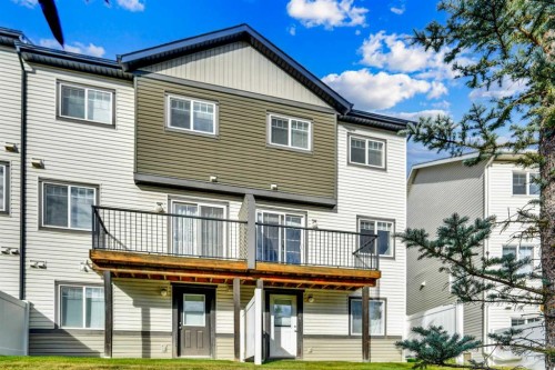 137 Pantego Lane Nw, Calgary, AB - Outdoor