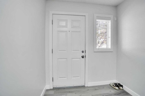 137 Pantego Lane Nw, Calgary, AB - Indoor Photo Showing Other Room