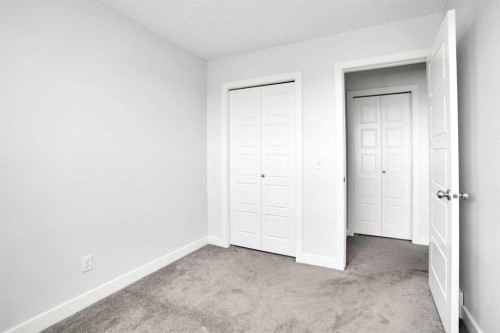 137 Pantego Lane Nw, Calgary, AB - Indoor Photo Showing Other Room